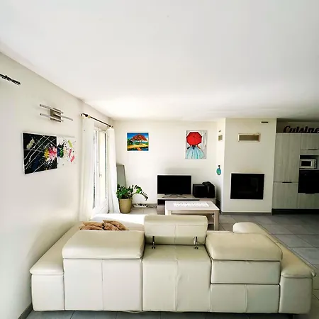 6 à La Maison! De Paris à *