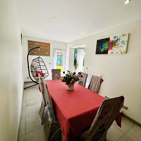 6 à La Maison! De Paris à *